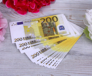 Деньги на выкуп пачка 200 Евро